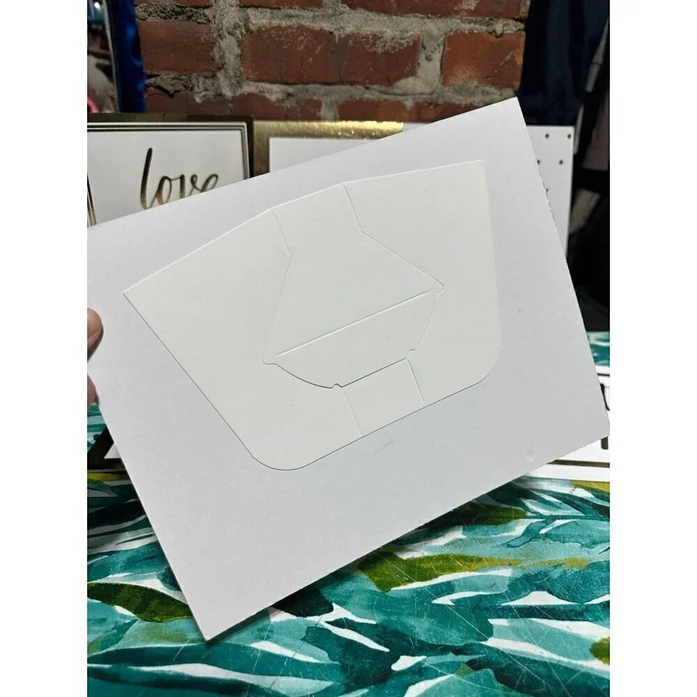 7 Gold Cardboard Party signs